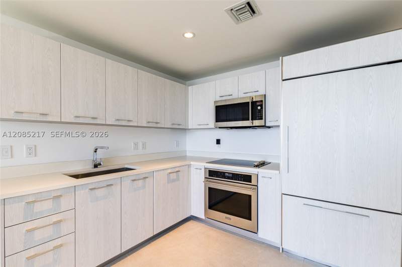 1 bedroom Condominium at 45 SW 9th St 3302, Brickell Heights East Con, Miami — photo 4