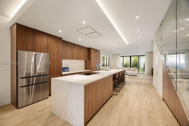 4 bedroom Townhouse at 2957 Coconut Ave, Palm Terrace, Coconut Grove — photo 3