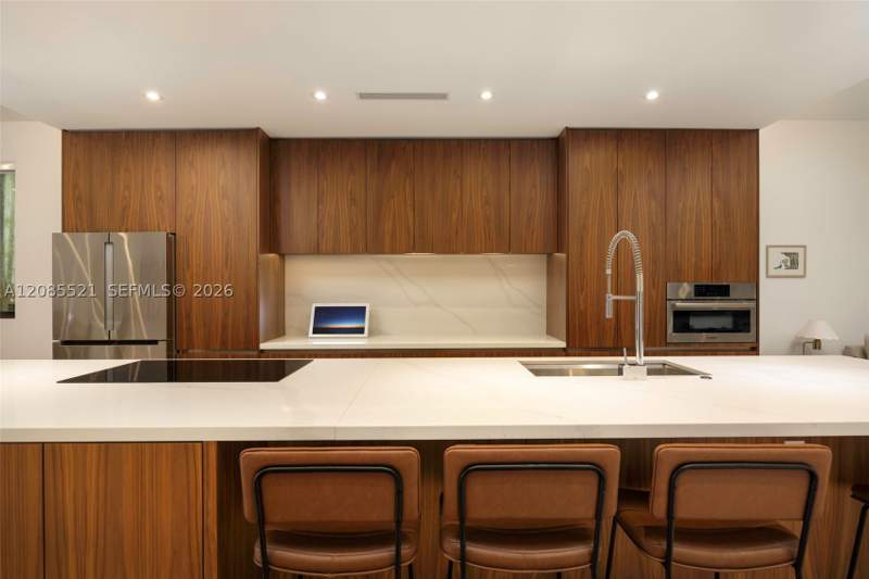 4 bedroom Townhouse at 2957 Coconut Ave, Palm Terrace, Coconut Grove — photo 5