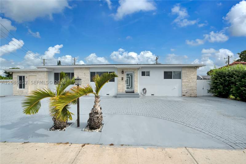 3 bedroom SingleFamilyResidence at 9365 SW 44th St, Ascot Park, Miami — photo 2