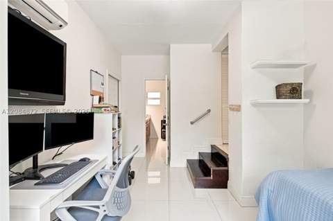 2366 SW 10th st, Miami FL - photo 24 of 44