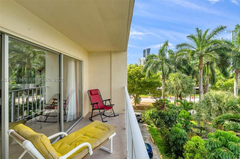 1 bedroom Condominium at 200 178th Dr 409, Marbella Tower Condo, Sunny Isles Beach — photo 2