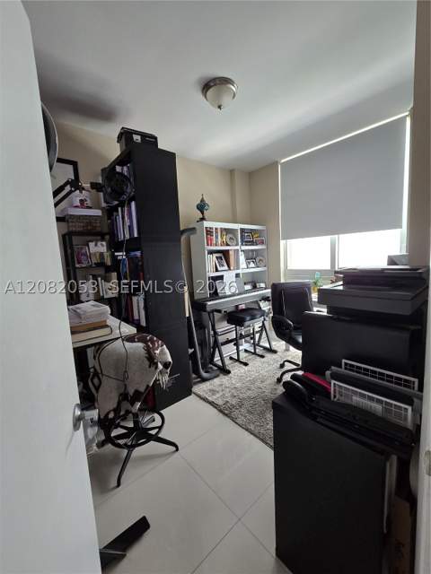 244 Biscayne Blvd 652, Miami FL - photo 11 of 19