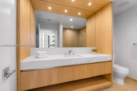 11 NE 6th St 1712, Miami FL - photo 8 of 14