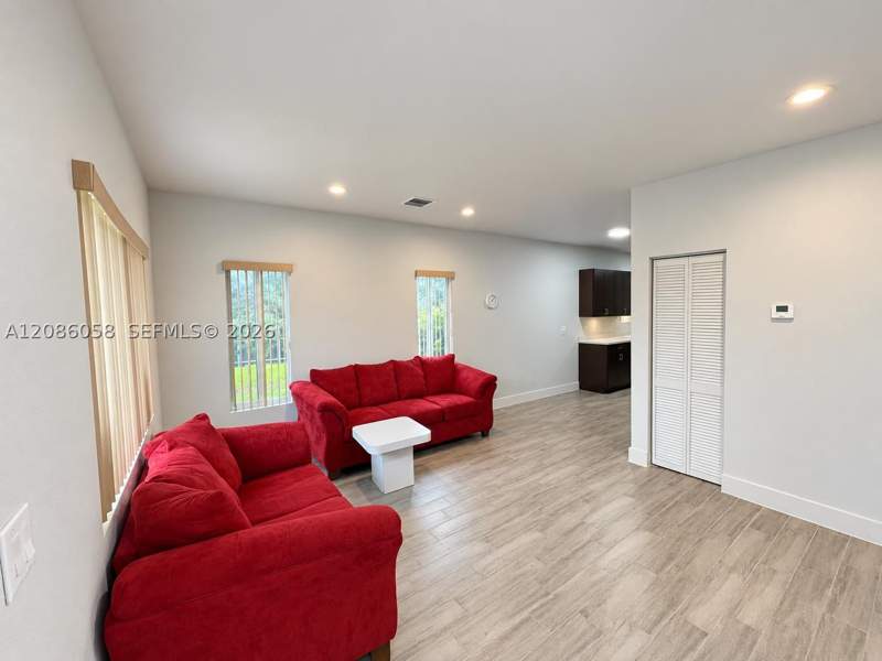 3 bedroom SingleFamilyResidence at 4420 NW 30th Ave, Roosevelt Pk Addn No 1, Miami — photo 4
