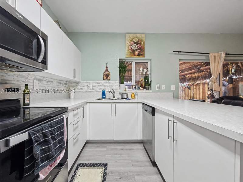 4 bedroom Townhouse at 396 NW 12th Pl, Forest Park Villas, Florida City — photo 5