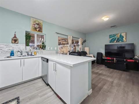 396 NW 12th Pl, Florida City FL - photo 6 of 17