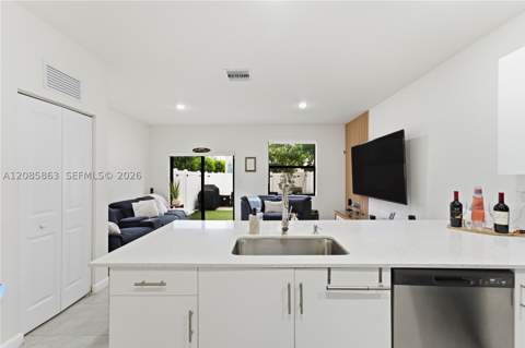 11467 W 34th Ct, Hialeah FL - photo 13 of 34