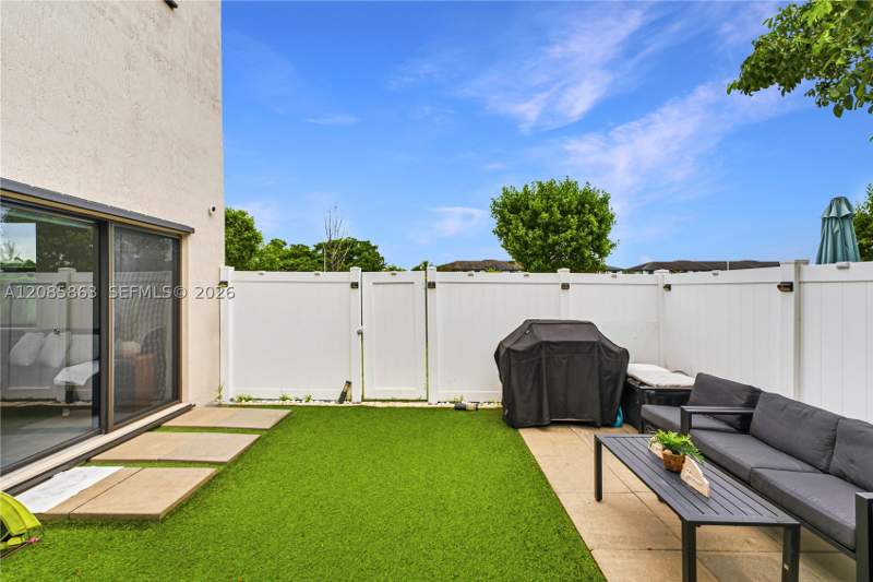 3 bedroom SingleFamilyResidence at 11467 W 34th Ct, Aquabella North, Hialeah — photo 2