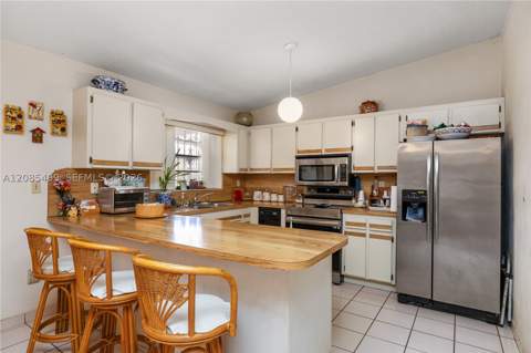 13828 SW 22nd Ter, Miami FL - photo 6 of 28