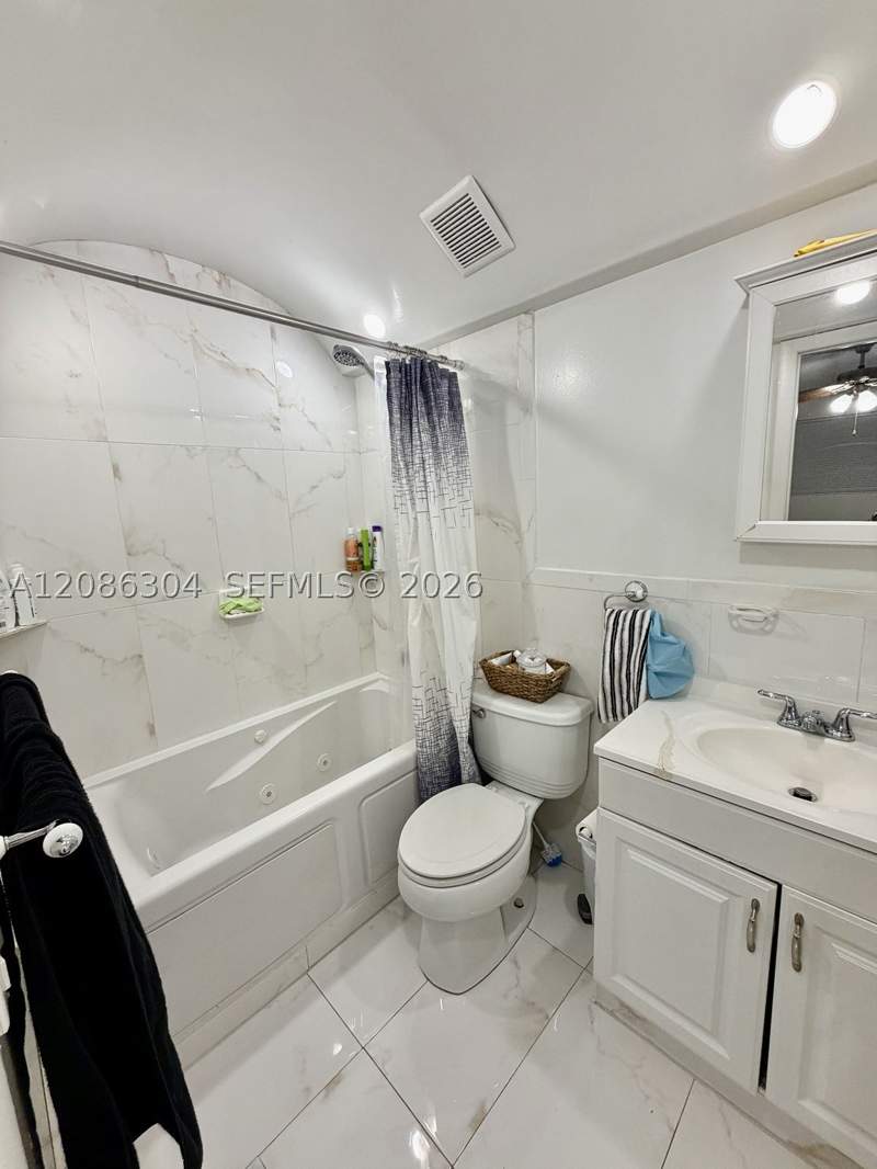3 bedroom Condominium at 8095 NW 8th St 402, Towers North Condo, Miami — photo 5
