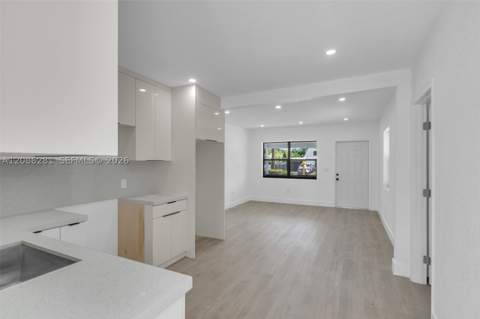 2121 NW 86th Ter, Miami FL - photo 11 of 33