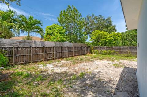 2121 NW 86th Ter, Miami FL - photo 24 of 33