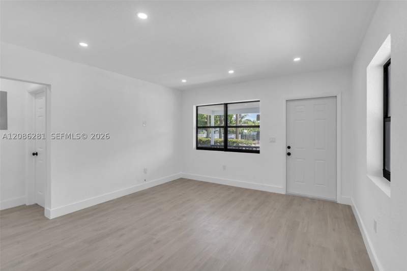 3 bedroom SingleFamilyResidence at 2121 NW 86th Ter, Everglades Ave Heights Ad, Miami — photo 5