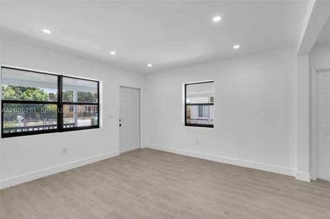 2121 NW 86th Ter, Miami FL - photo 6 of 33
