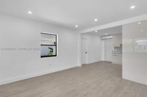 2121 NW 86th Ter, Miami FL - photo 7 of 33