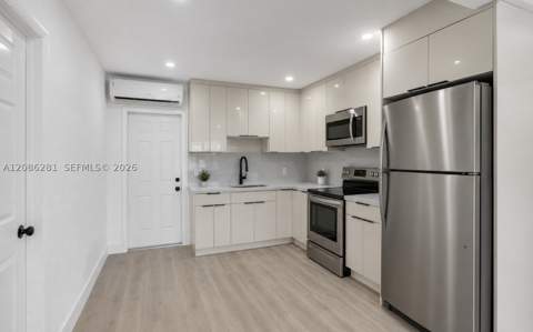 2121 NW 86th Ter, Miami FL - photo 8 of 33