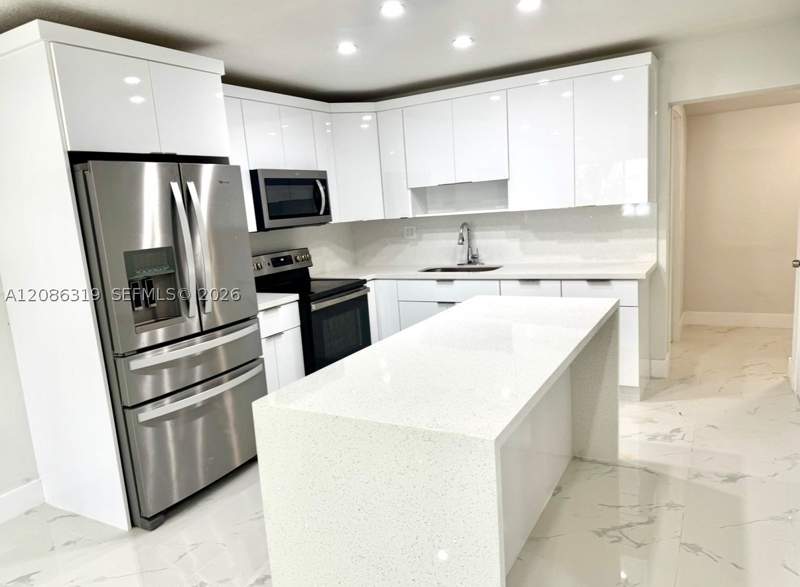 3 bedroom SingleFamilyResidence at 3522 NW 193rd St, Shon-Mor Estates Sec 2, Miami Gardens — photo 4