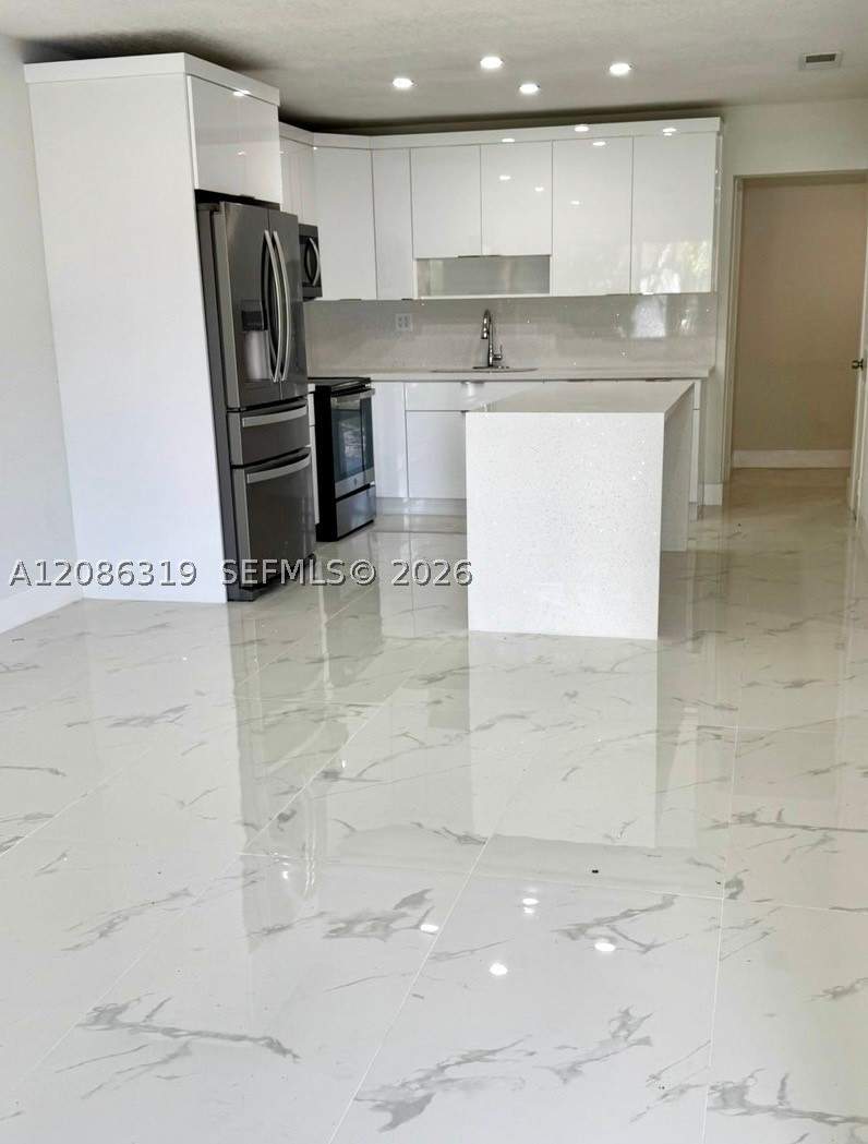 3 bedroom SingleFamilyResidence at 3522 NW 193rd St, Shon-Mor Estates Sec 2, Miami Gardens — photo 5