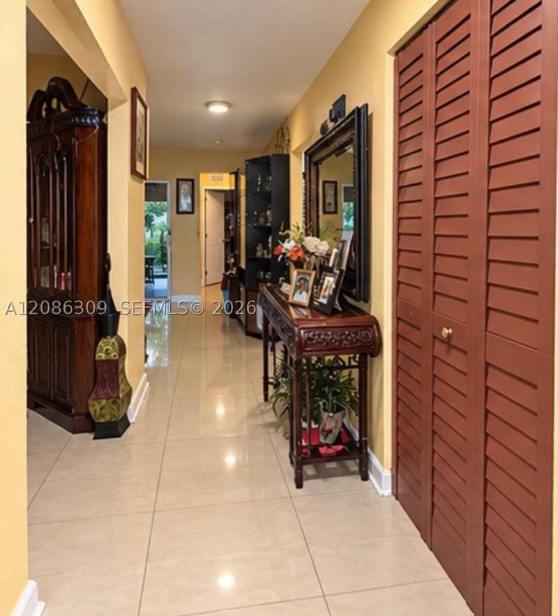 5 bedroom SingleFamilyResidence at 16515 SW 107th Ct, El Alamo Sub, Miami — photo 2