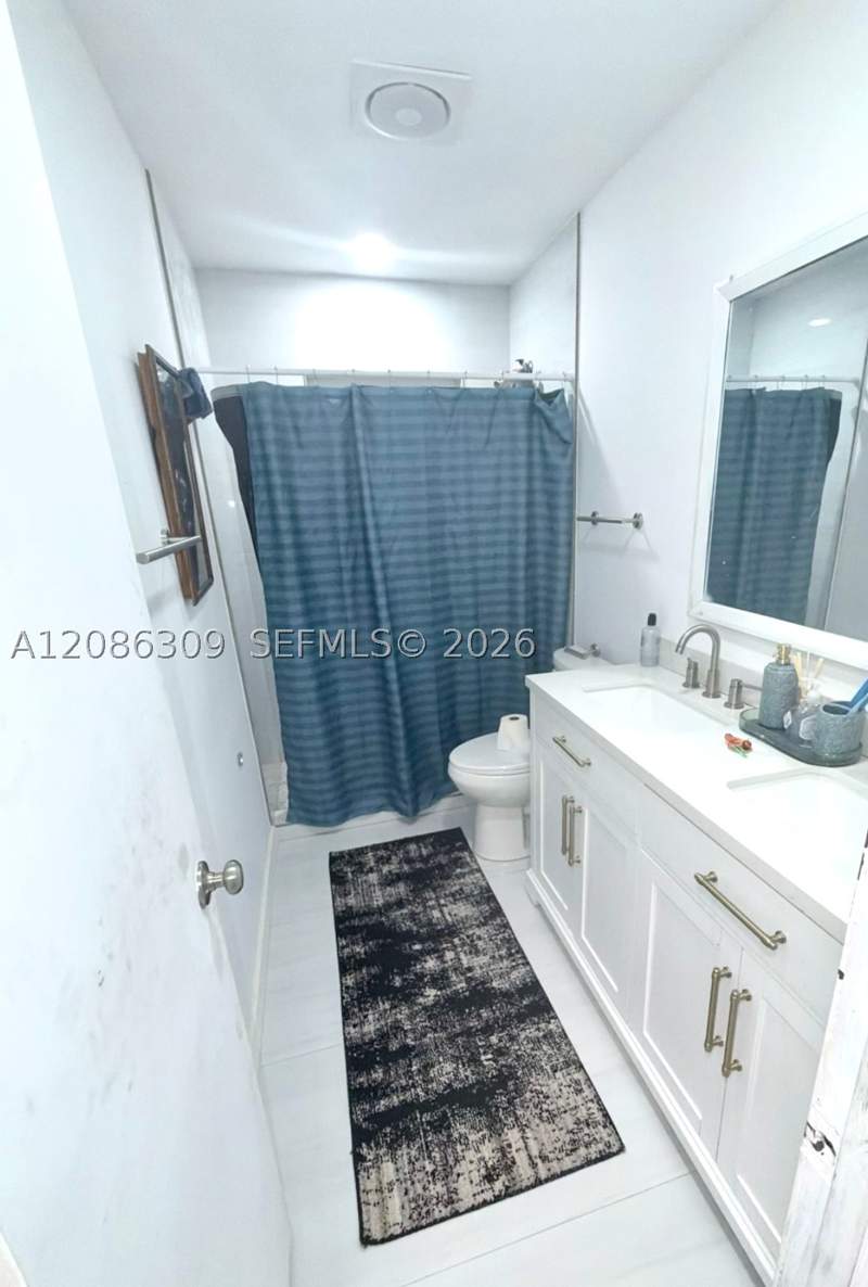 5 bedroom SingleFamilyResidence at 16515 SW 107th Ct, El Alamo Sub, Miami — photo 5
