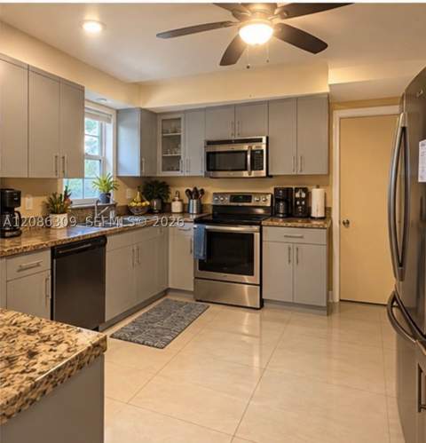 16515 SW 107th Ct, Miami FL - photo 6 of 20