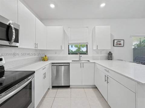 20374 NW 4th Path, Miami Gardens FL - photo 15 of 38