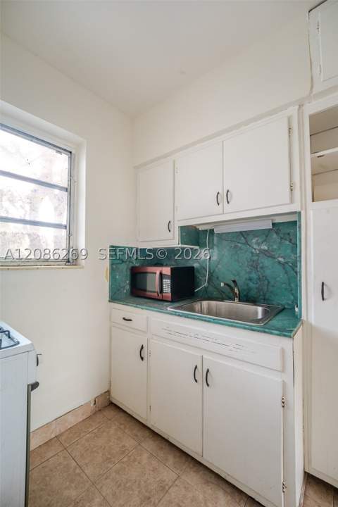 4740 Pine Tree Dr 20, Miami Beach FL - photo 10 of 20