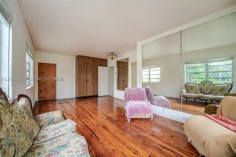 4740 Pine Tree Dr 20, Miami Beach FL - photo 8 of 20