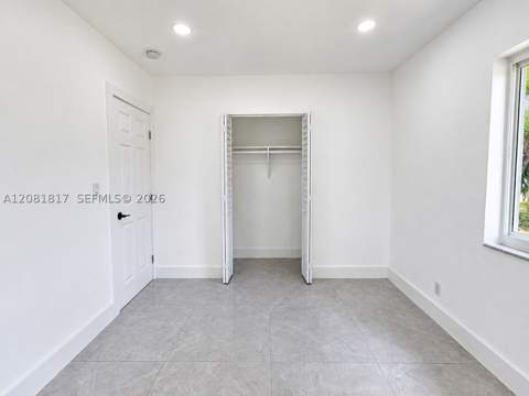 950 NE 164th St, North Miami Beach FL - photo 13 of 26