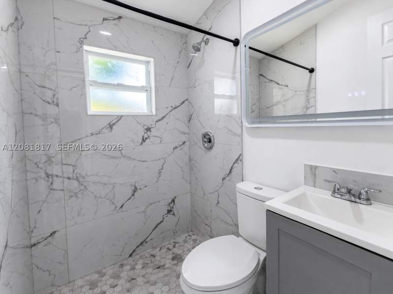 2 bedroom SingleFamilyResidence at 950 NE 164th St, Carl Byoir, North Miami Beach — photo 4