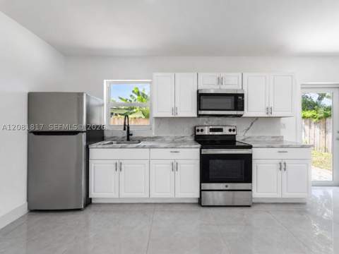 950 NE 164th St, North Miami Beach FL - photo 6 of 26