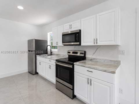 950 NE 164th St, North Miami Beach FL - photo 8 of 26
