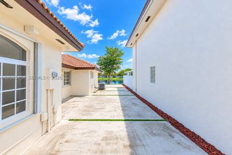 15351 SW 36th St, Miami FL - photo 6 of 17