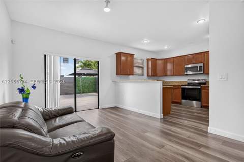 8897 NW 103rd Ave, Doral FL - photo 12 of 36