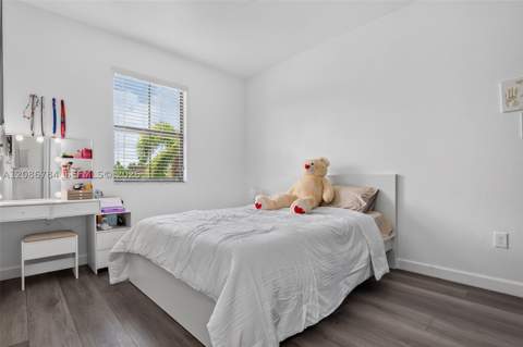 8897 NW 103rd Ave, Doral FL - photo 23 of 36