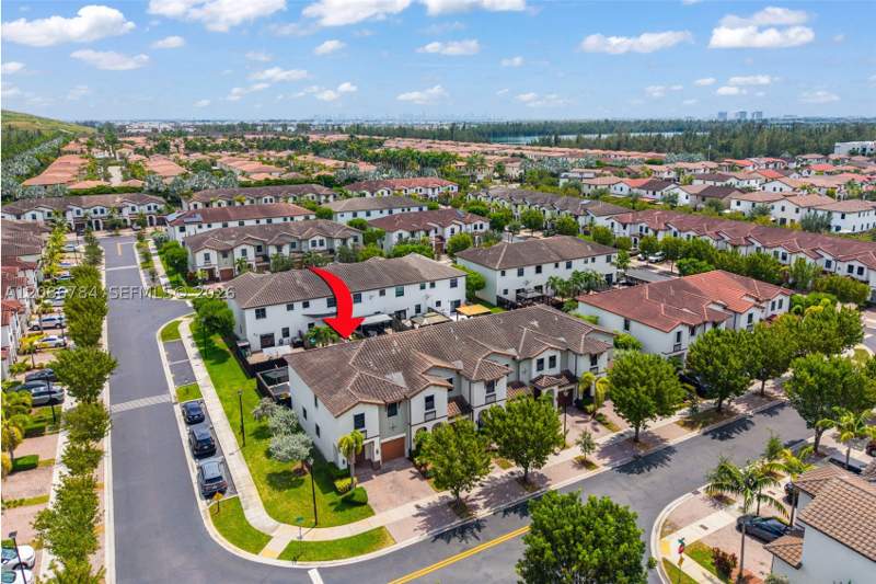 4 bedroom Townhouse at 8897 NW 103rd Ave, Grand Bay North, Doral — photo 3