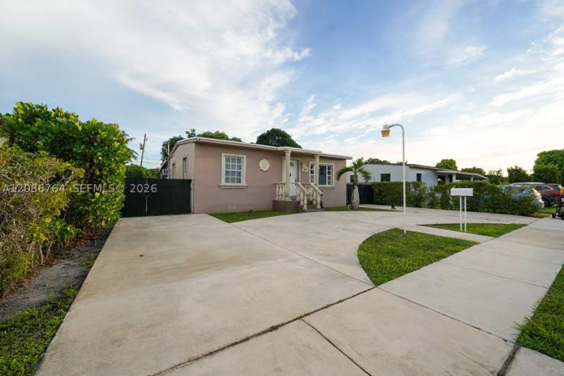 2 bedroom SingleFamilyResidence at 358 E 45th St, Flamingo Estates, Hialeah — photo 4