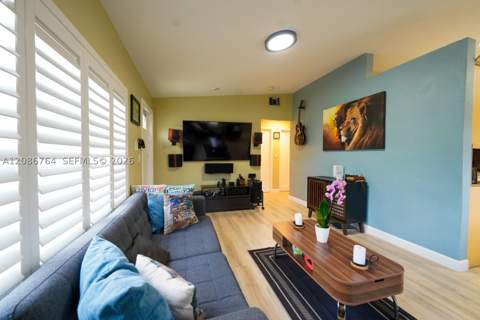 358 E 45th St, Hialeah FL - photo 8 of 30