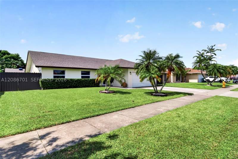 3 bedroom SingleFamilyResidence at 12840 SW 147th Terr Rd, Deerwood Part 1, Miami — photo 4
