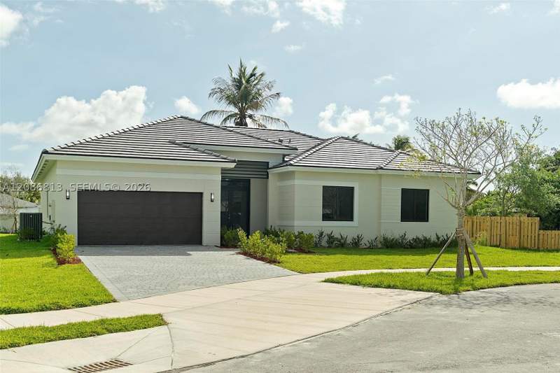 5 bedroom SingleFamilyResidence at 20943 SW 96th Ct, Century At Cutler Bay, Cutler Bay — photo 4