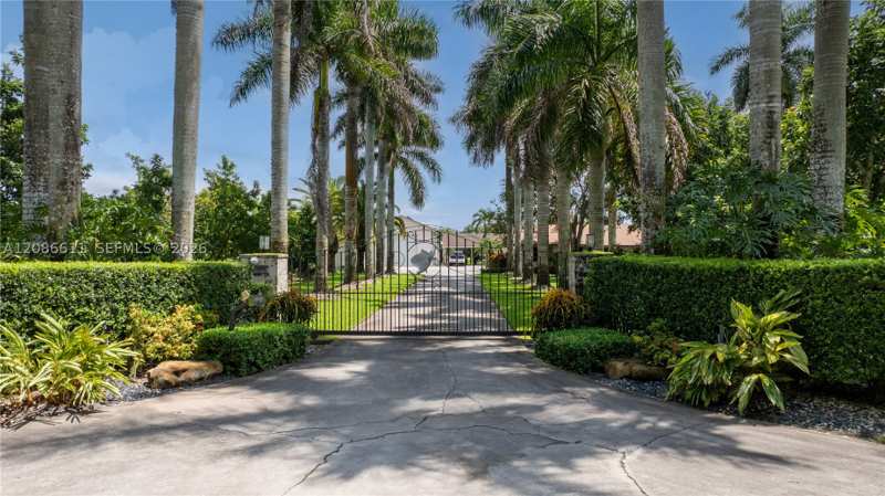 4 bedroom SingleFamilyResidence at 26145 SW 194th Ave, Redland, Homestead — photo 1