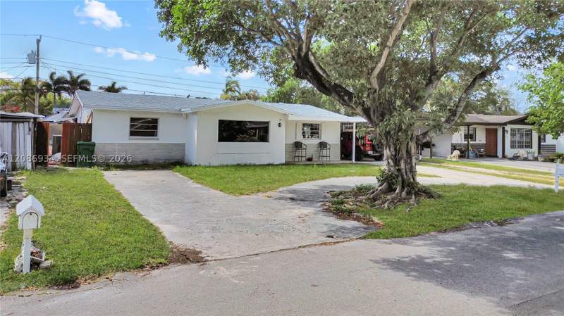 3 bedroom SingleFamilyResidence at 5220 SW 57th St, Silver Lake, Davie — photo 3