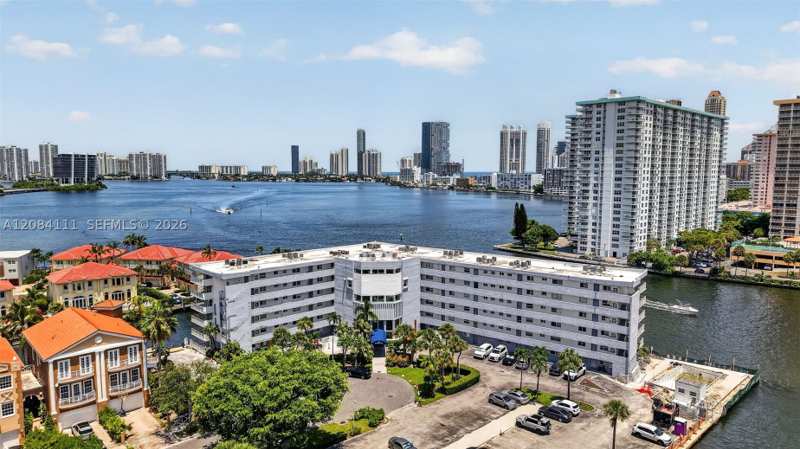1 bedroom Condominium at 4000 NE 170th St 606, Eden Point North Condo, North Miami Beach — photo 1