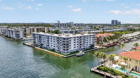 4000 NE 170th St 606, North Miami Beach FL - photo 14 of 41