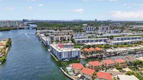 4000 NE 170th St 606, North Miami Beach FL - photo 16 of 41