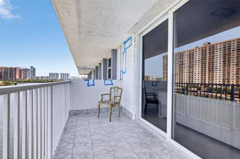 4000 NE 170th St 606, North Miami Beach FL - photo 24 of 41