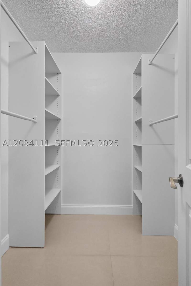 1 bedroom Condominium at 4000 NE 170th St 606, Eden Point North Condo, North Miami Beach — photo 3