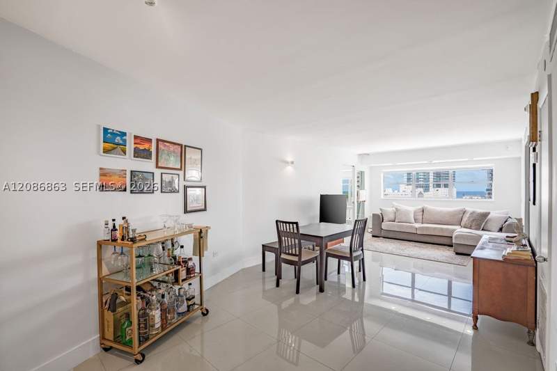 2 bedroom Condominium at 1881 Washington Ave 11D, Octagon Towers I Condo, Miami Beach — photo 2
