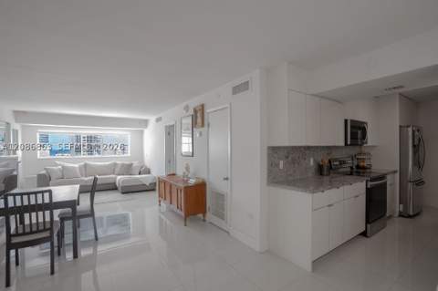 1881 Washington Ave 11D, Miami Beach FL - photo 7 of 25